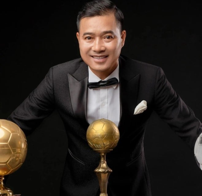 Danh thủ Hồng Sơn sau giải nghệ: Hạnh phúc bên vợ và 3 con, tuổi 54 vào showbiz?